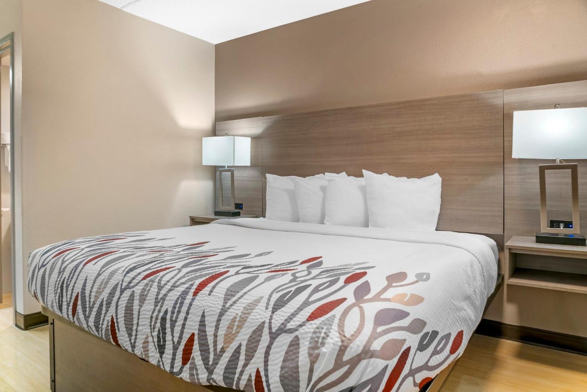 Red Roof Inn Detroit-Rochester Hills/ Auburn Hills Экстерьер фото