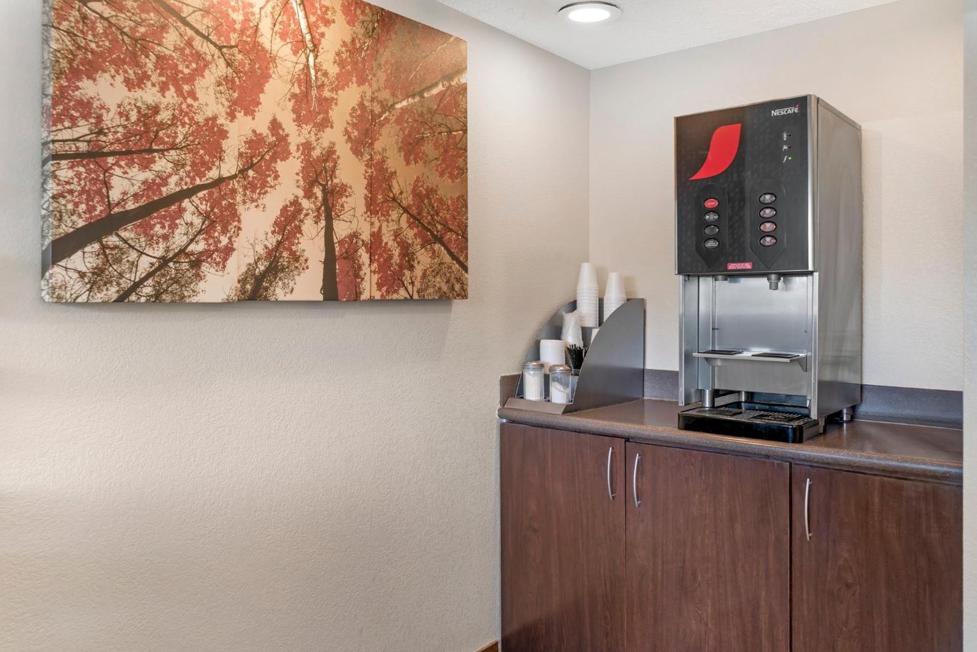 Red Roof Inn Detroit-Rochester Hills/ Auburn Hills Экстерьер фото