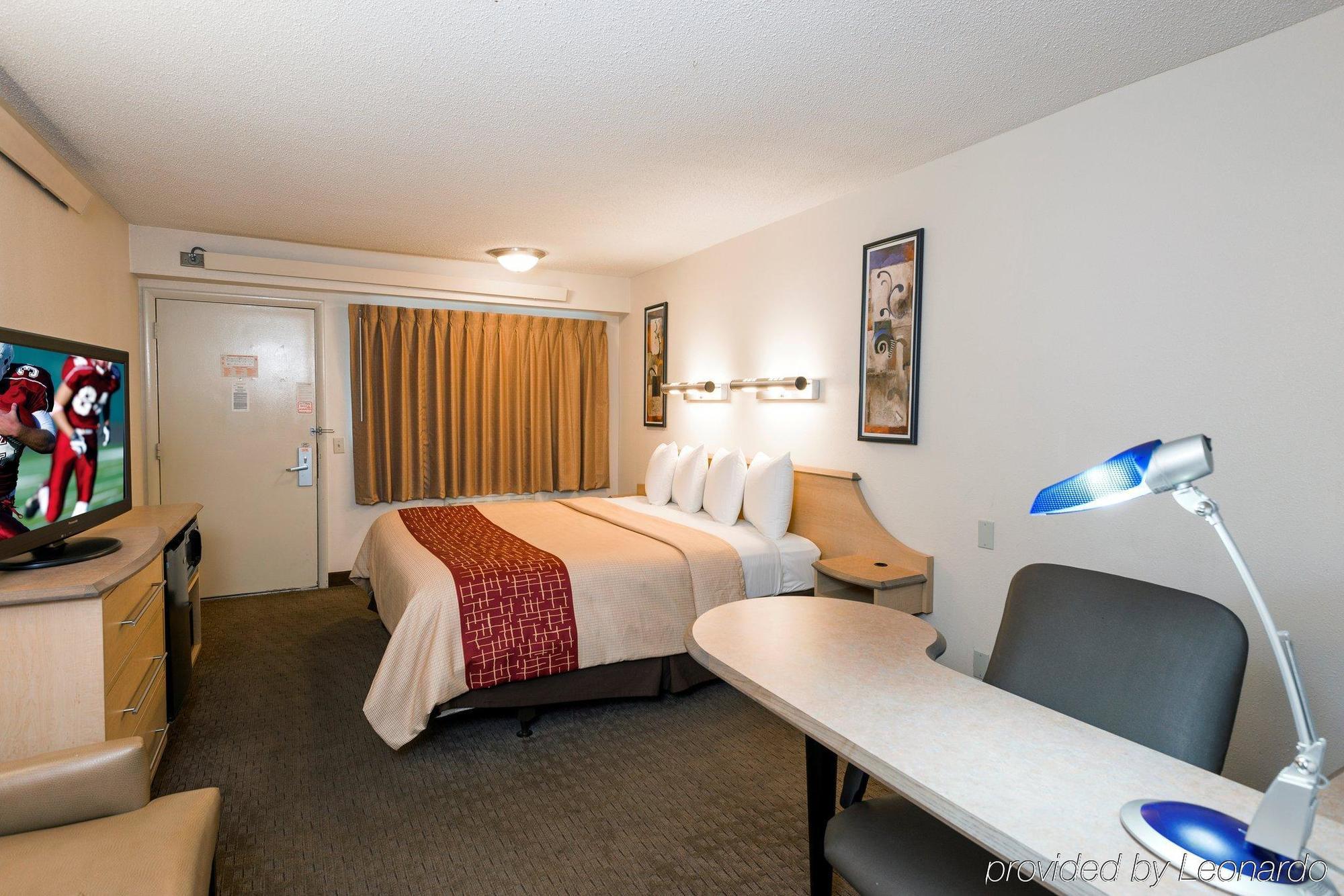Red Roof Inn Detroit-Rochester Hills/ Auburn Hills Экстерьер фото